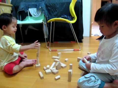 瑜亮一堆堆積木