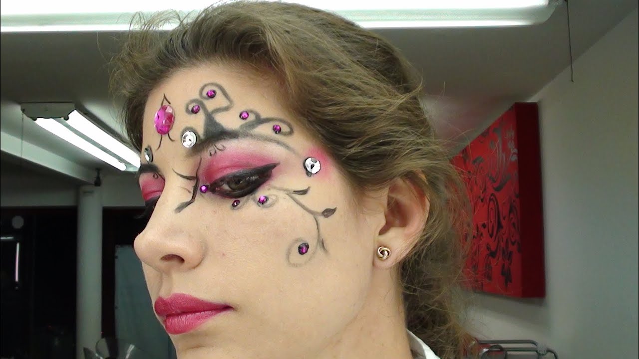 MAQUILLAJE ARTÍSITICO TIPO ANTIFAZ