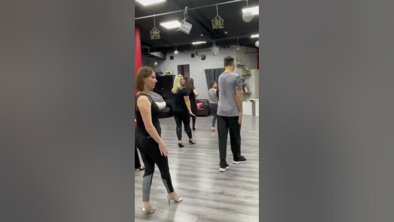 Бачата в шортах