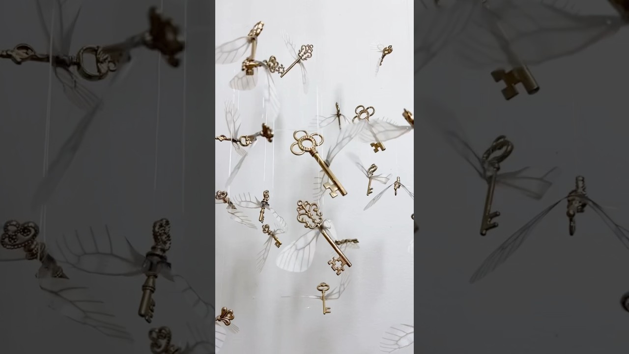 DIY Harry Potter ⚡️ Flying Key Mobile 🗝️🪽 #halloween #diy #harrypotter #harrypotter #mobilediy