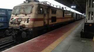 12656||NAVJEEVAN SF EXPRESS WAP-7 AJNI SHED LOCOMOTIVE🚂🚆🥶👑🧡🔥💙#viral#passengertrain#railway 