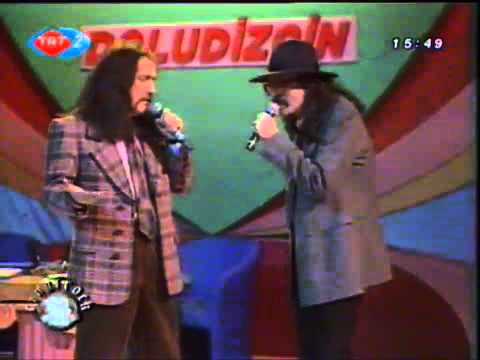Baris Manco Ve Cem Karaca Nin Uzun Ince Bir Yoldayim Performansi