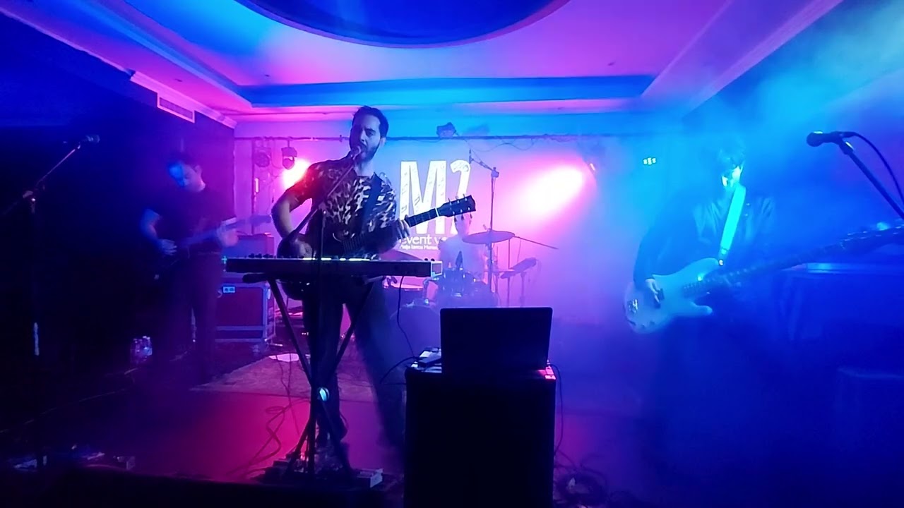 Deaf Radio - Dance Like A Reptile LIVE