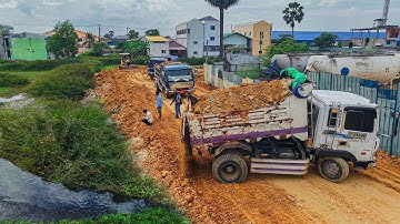 Be Watchful Landfill Project! KOMATSU Dozer Pushing Soil with 5Ton Dump Truck
