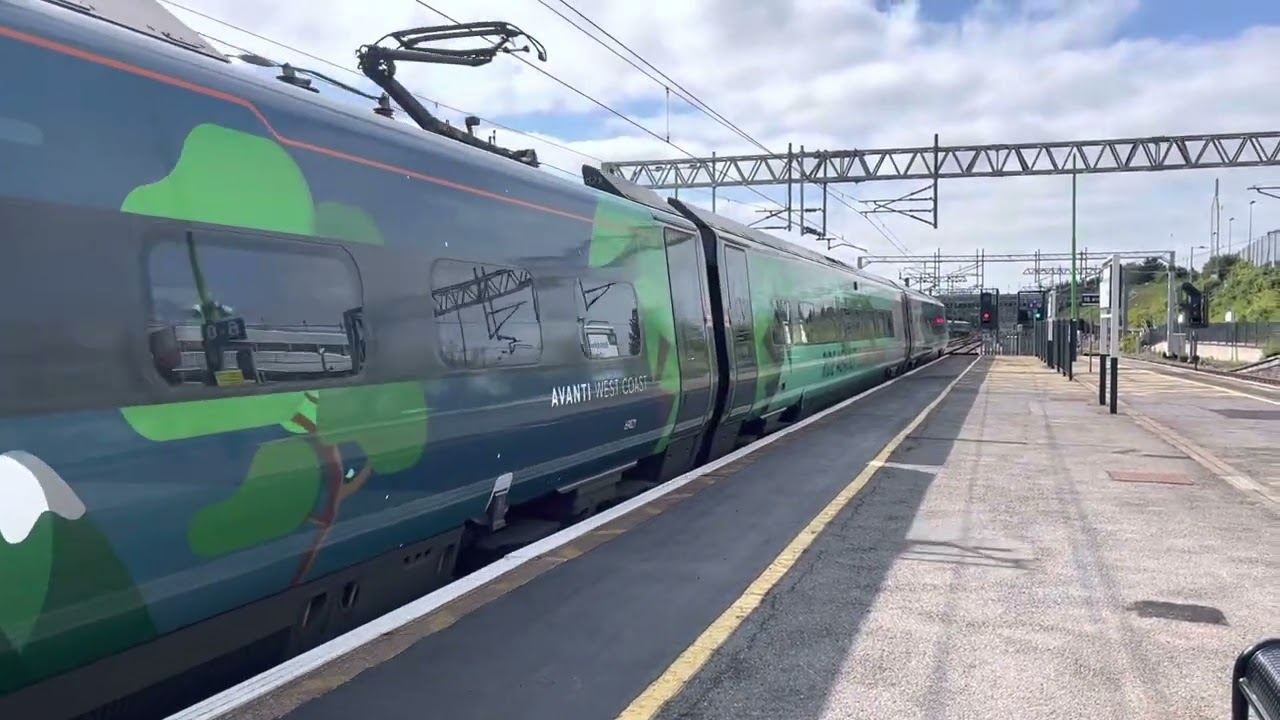Avanti West Coast Class 390 390121 Climate Train livery Arriving at Milton Keynes Central ￼