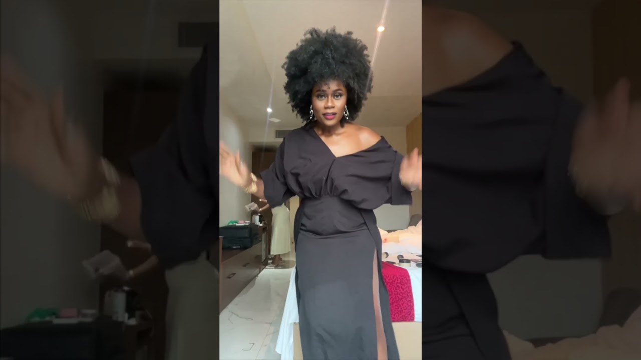 Не приносите свои натуральные волосы на мое мероприятие.