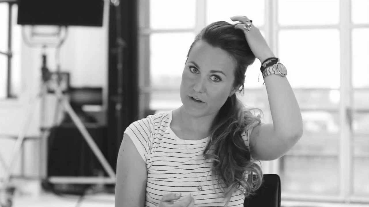 Videoguide - Krøller til arbejde med Slide Curler. Emily Salomon.