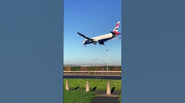 British Airways Boeing 777-300 short finals at London Heathrow Airport #shorts
