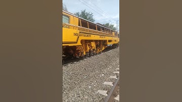 Duomatic Packing Machine #railtrack #packingmachine #railwayequipment #trackwork #railwaycontent
