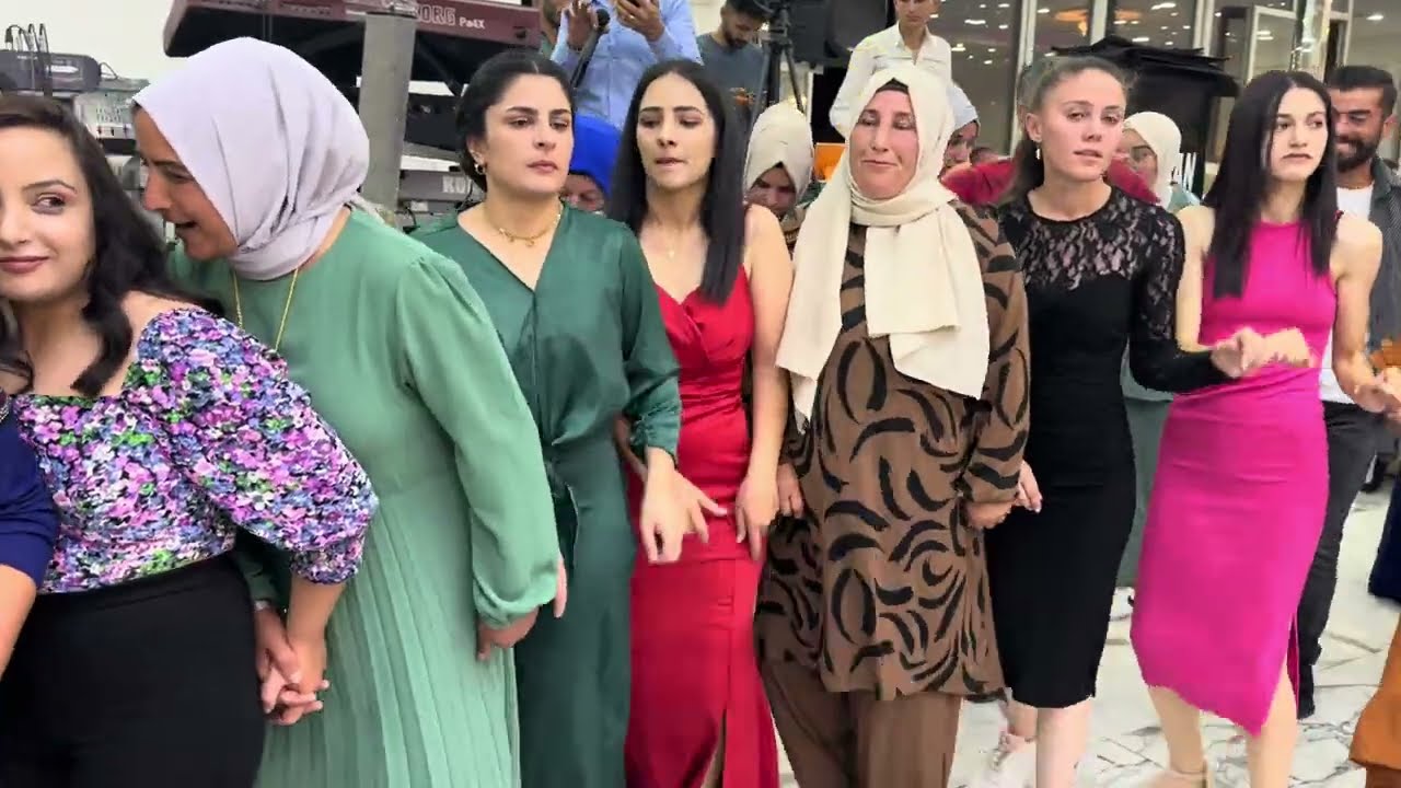 Ne böyle coşku nede böyle bir ortam yok