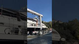 Chantier naval Arie de Boom, port de La Rague, Mandelieu la Napoule. Mangusta 80 lift up!