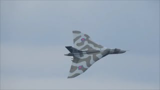 Vulcan XH558 @ Elvington Large Model Airshow 2015