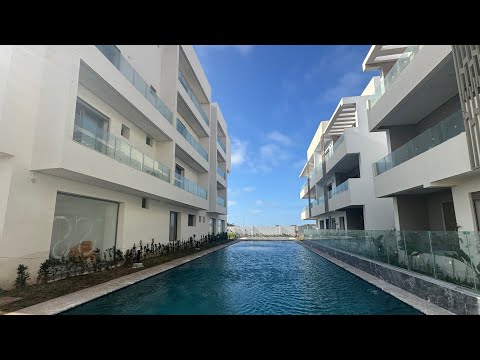 على الشاطئ مباشرة إقامة محروسة فوق الرمال مساحات من 62 متر الى 118 متر