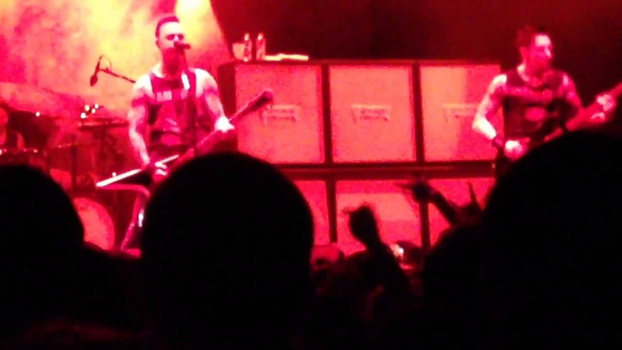Bullet For My Valentine Tears Don't Fall *LIVE in Tampa, YouTube