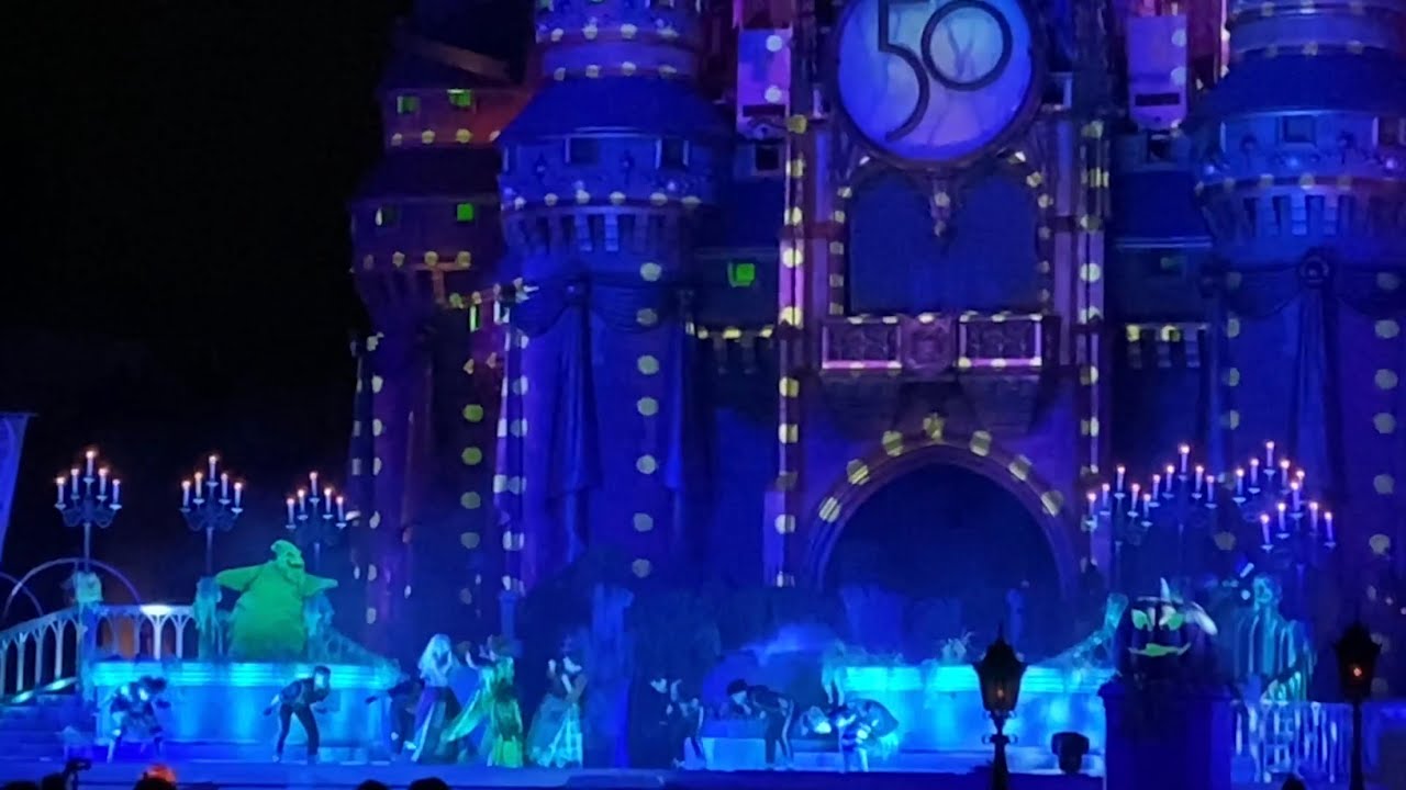 Shortened Hocus Pocus Villain Spelltacular Stage Show at Magic Kingdom ...
