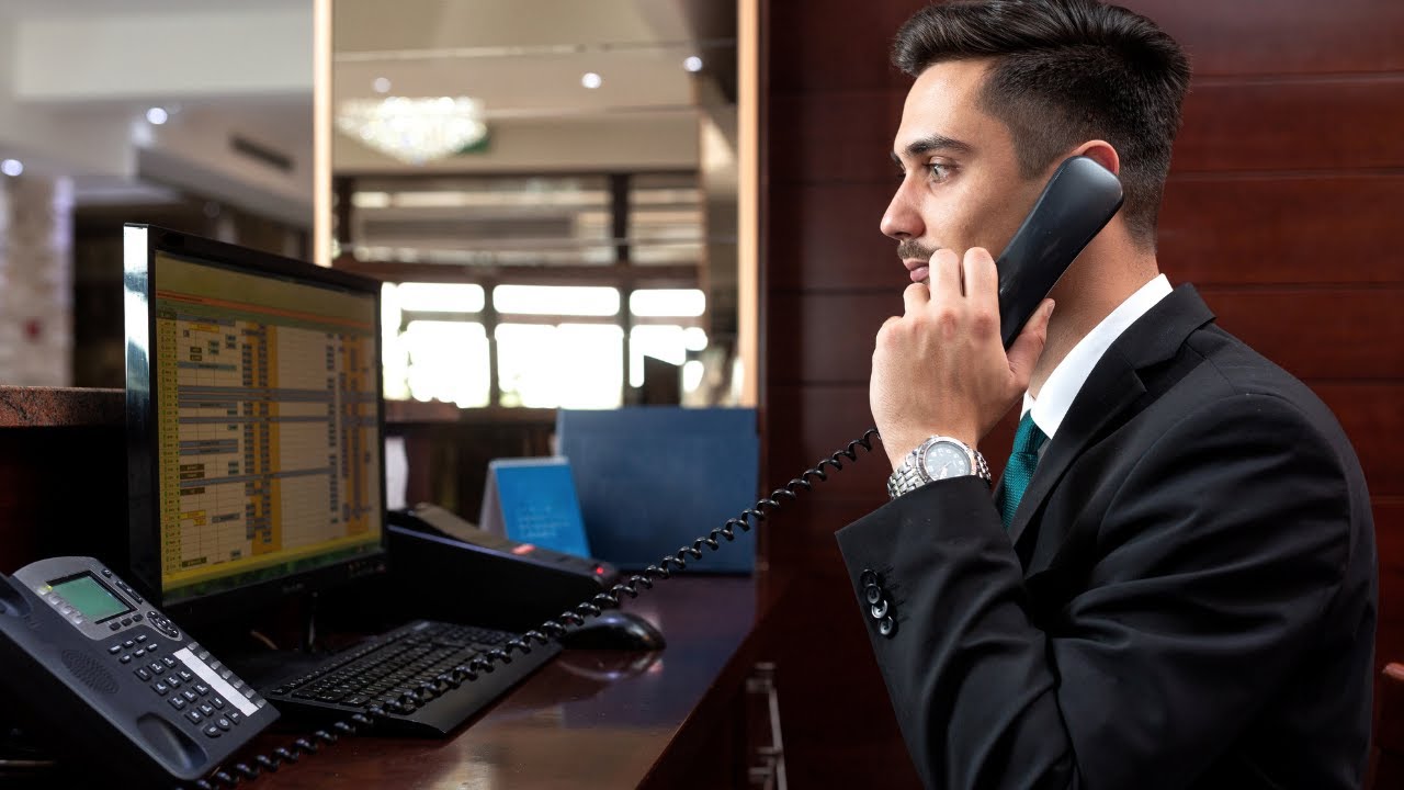 Hôtel : en quoi consiste le travail d’un réceptionniste ?