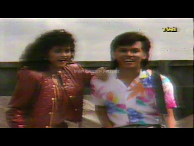 Nourma Yunita u0026 Fariz RM - Pandang Mata (1989) (Original Music Video) class=