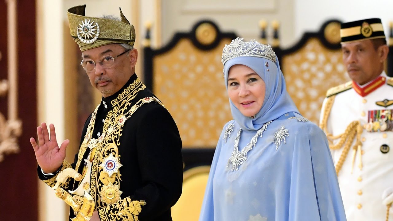 Agong Berangkat Ke Istiadat Pengurniaan Darjah Kebesaran Youtube