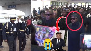 JB MP!ANA INC0NS0LABLE DEVANT LA DEPOUILLE DE BLAISE ESSABE, WENGE BCBG BALEL!