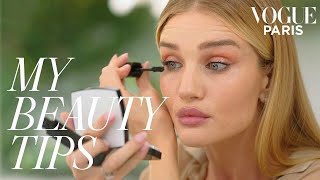 Rosie Huntington-Whiteley's 3-Minute Metallic Eye Makeup | My Beauty Tips | Vogue Paris