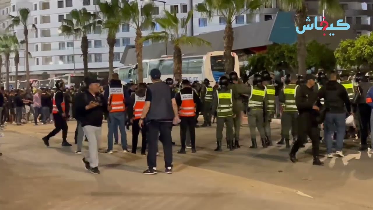 ما خلاوهش يكمل على خير.. الشغب بعد نهاية كلاسيكو الوداد والجيش