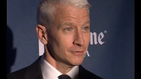 Sandra Bernhard skewers Anderson Cooper