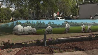 Monument unveiled to honor Augusta's African American caddies