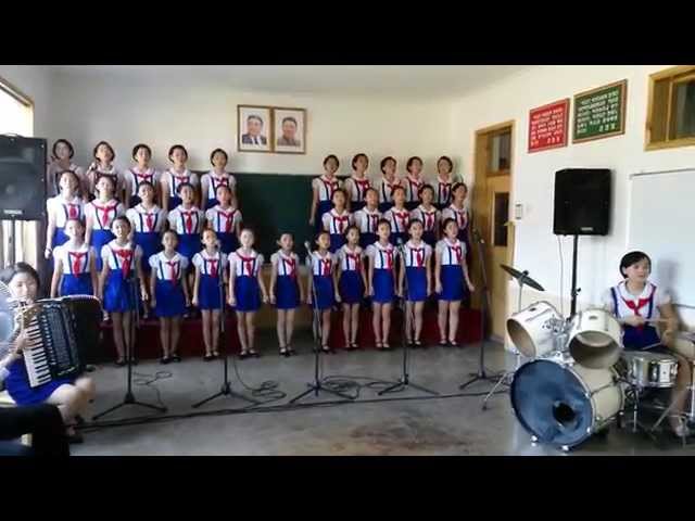 Untuk Indonesia - Anak-anak Korea Utara menyanyikan lagu Tanah Airku class=