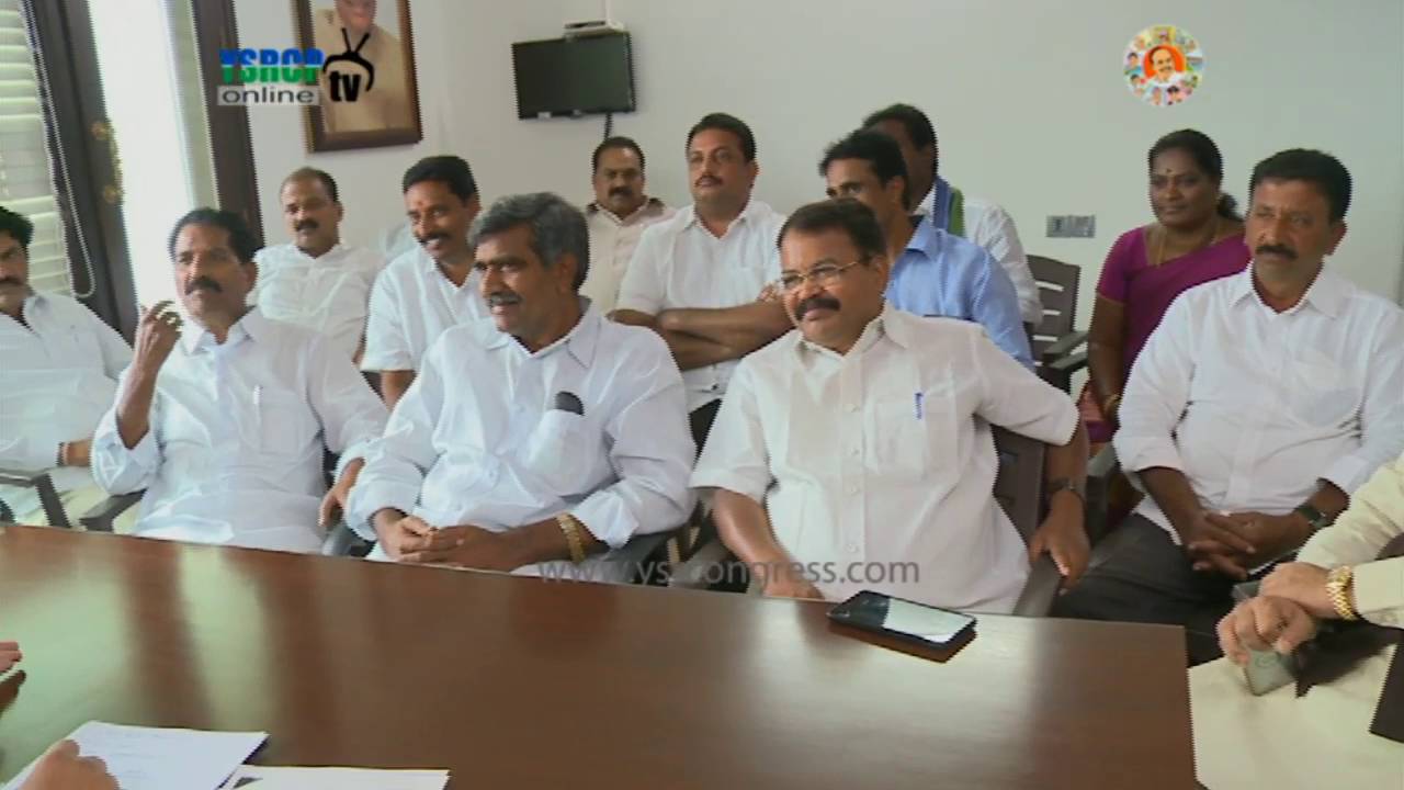 TS YSRCP President Gattu Srikanth Reddy meet party Leaders on future plan of Action in Party Office