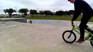 Flatland kickflip