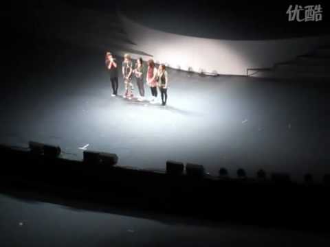 fx amtoria Amazing support from Vic´s motherland @100530 Shanghai EXPO Performance + Interview.flv