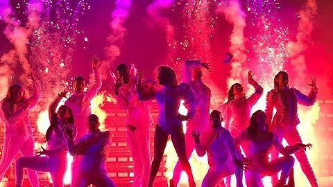 Lady Gaga- Bad Romance (Live at the Joanne World Tour) Front Row HD