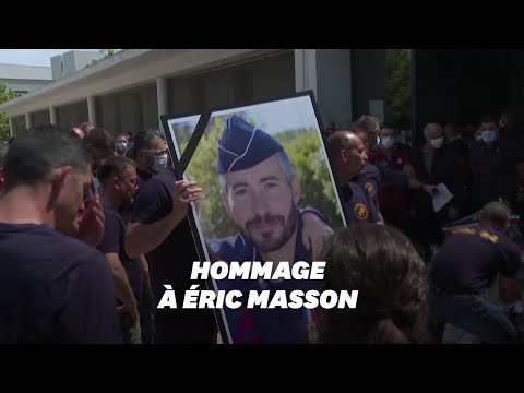 À Avignon, en mémoire d'Éric Masson, rassemblement ému et minute de silence