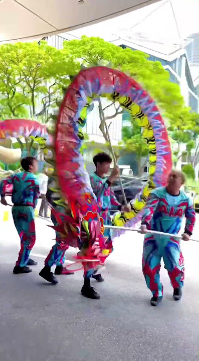 🛑SINGAPORE DRAGON DANCE #shorts #satisfying #reels #ytshorts #youtuber #viral #cny #2023