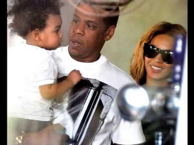Beyonce, Jay-Z and Daughter, Blue Ivy Carter Spotted in Paris (April 25, 2013) - YouTube