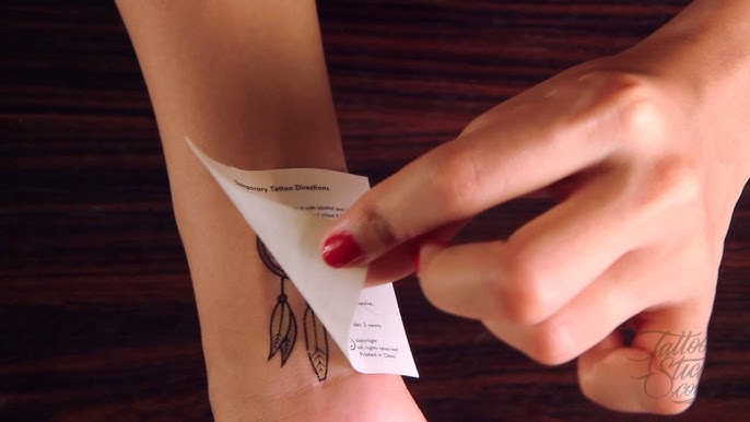 Қыз көлік жүргізіп келе жатып мастурбация жасайды.