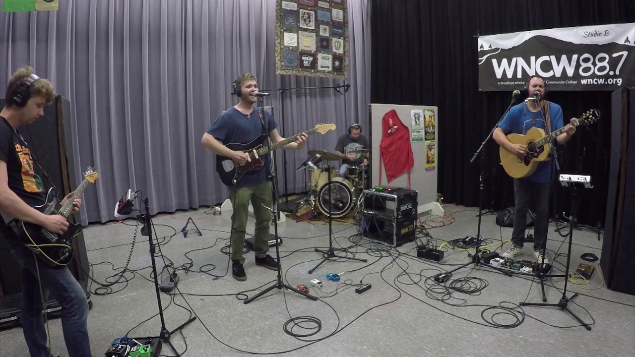 Pressing Strings - "Can't Catches Up"