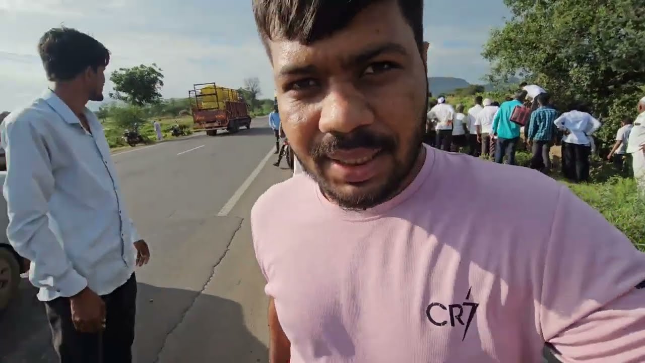 Raste Pe Gadi Palti Ho Gayi 😰