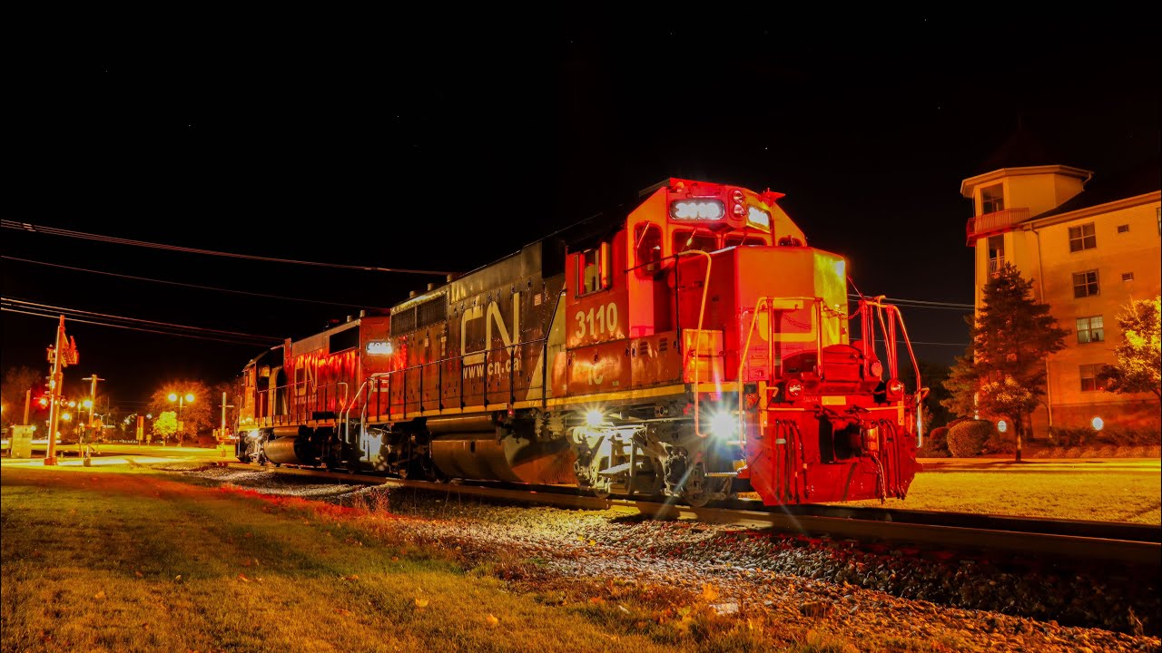 Rare midnight L504 in Burlington Wisconsin and nine locomotive lashup