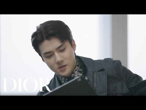 Download Sehun Reacts to the Dior Men's Fall 2022 Collection