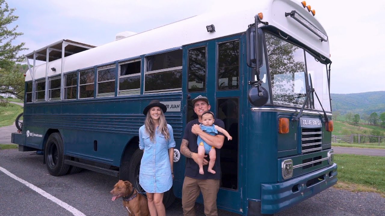 Tour The Tiny Home On Wheels (With a Roofdeck!) Couple Built In Old School Bus | Rachael Ray Show