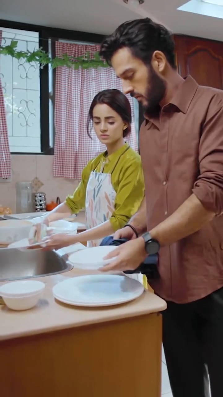 Shohar Ho tou Aisa ? #aedil  #komalmeer  #azaansamikhan  #shorts