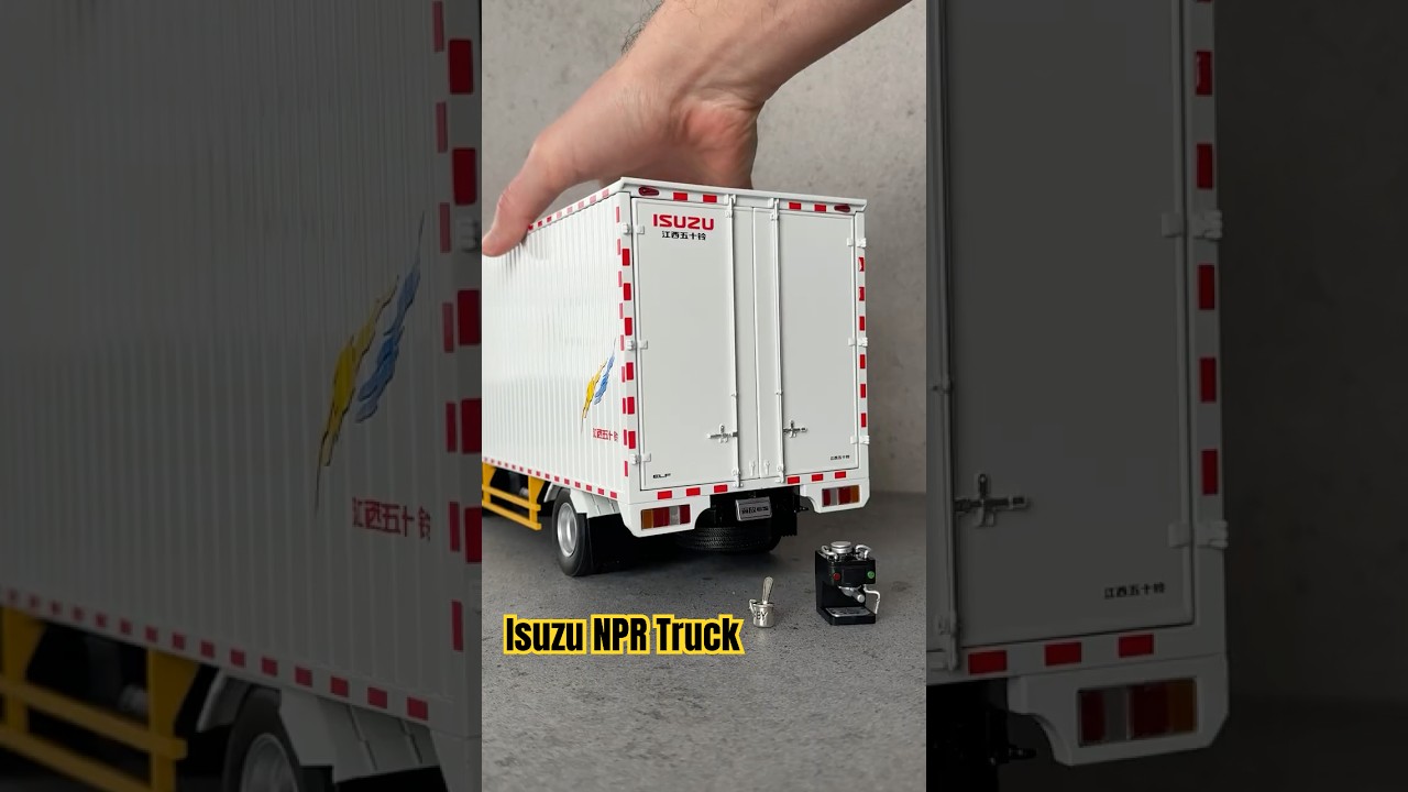 Boxes inside Isuzu NPR 1:18 scale - YouTube