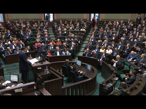 პოლონეთში მმართველი კოალიცია იშლება