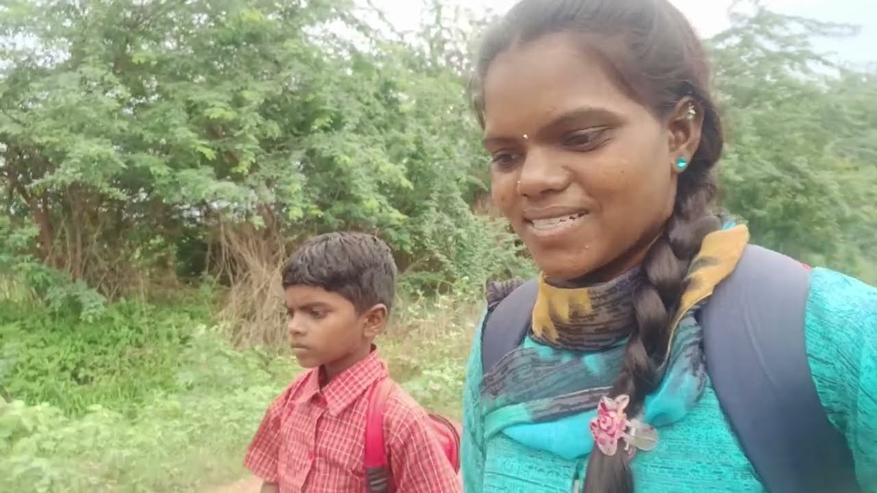 बघा मुलांना शाळेत जायचा रस्ता कसा आहे बघा 😯मी दीदीला आणायला गेल्यावर दिदु झाली खुश ☺️