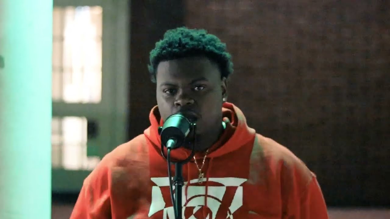 Off Campus (Luh.Fam)