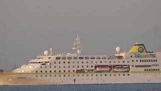 Ms Hamburg Auf Der Elbe