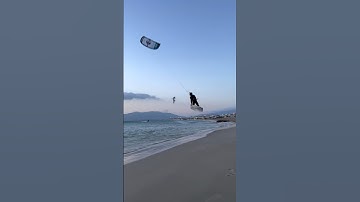 What a stunning Darkslide trick #kitesurfing #kiteboarding #kitesurf #kiteboard #airstyle