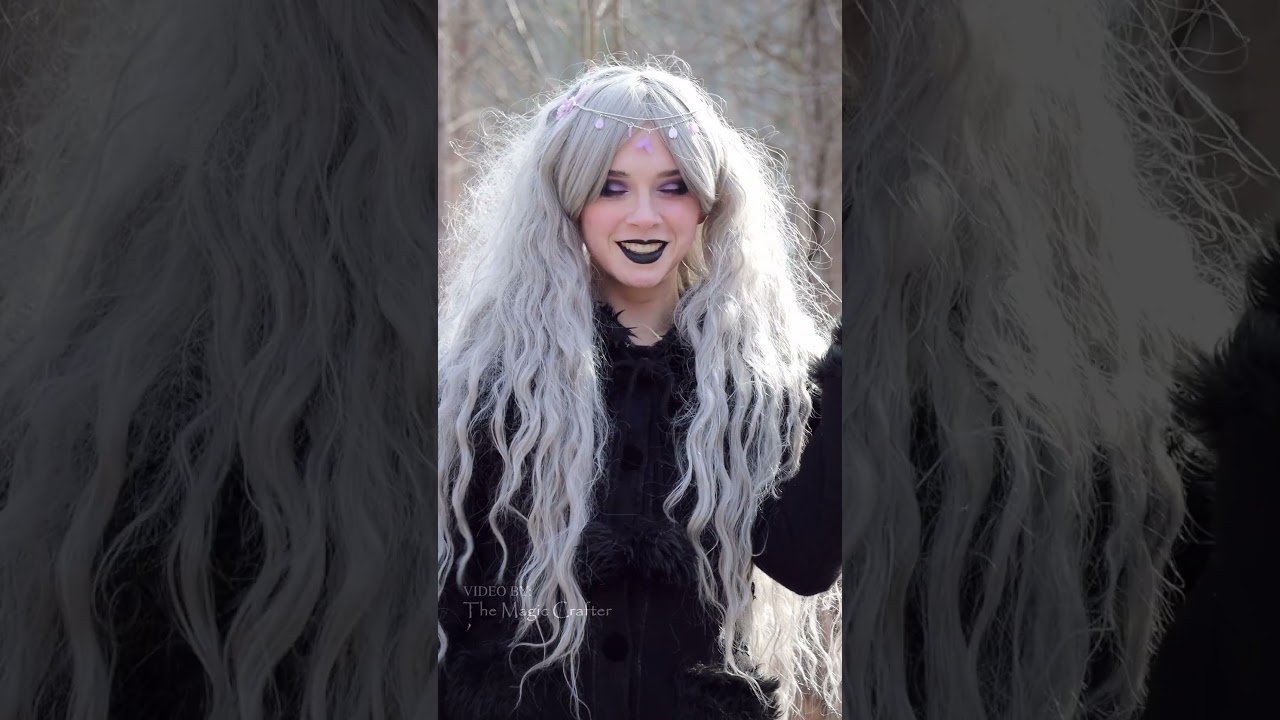 Gothic mermaid girl (but with legs) 