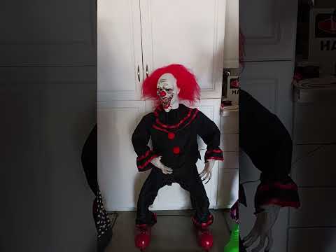 Spirit Halloween 2022 Young Crouchy Build - YouTube